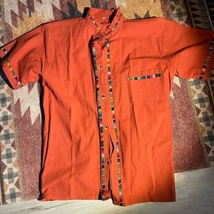 Spanish no collar button down